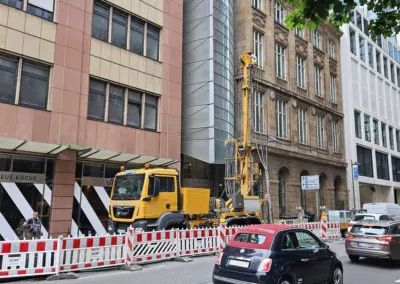 Aufschlussbohrung im Frankfurter Bankenviertel für das geplante Hochhaus Kaiser-Karree.