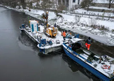 Rammbohrung vom Ponton aus